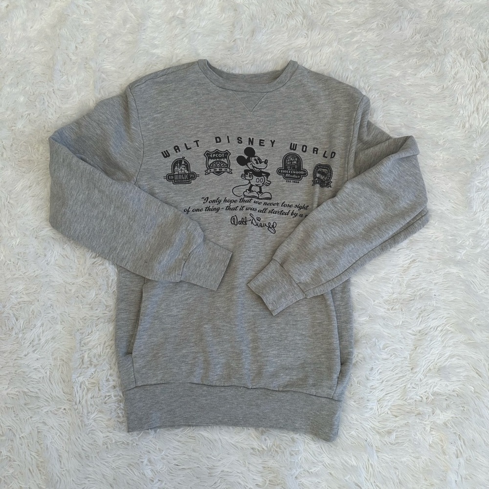 Walt Disney Sweatshirt small